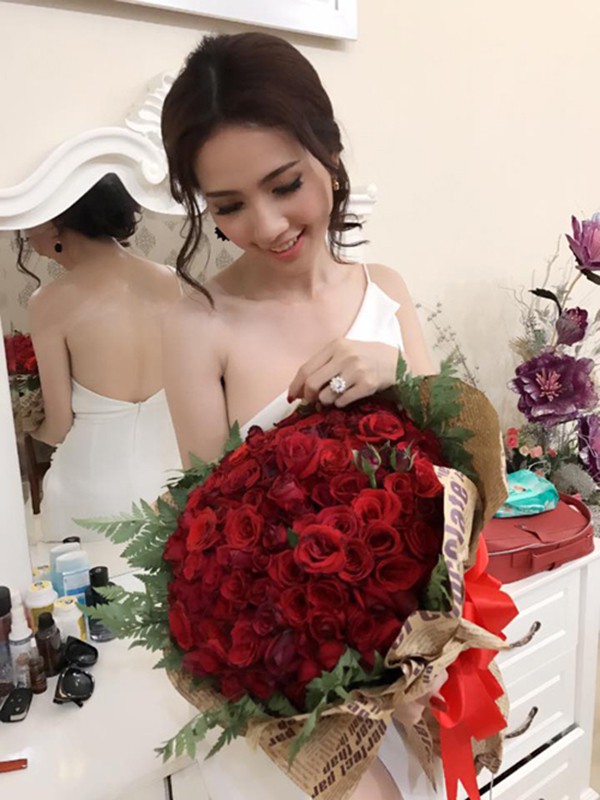 Cuộc sống giàu sang của mỹ nhân thi 7 lần mới đăng quang hoa hậu-9