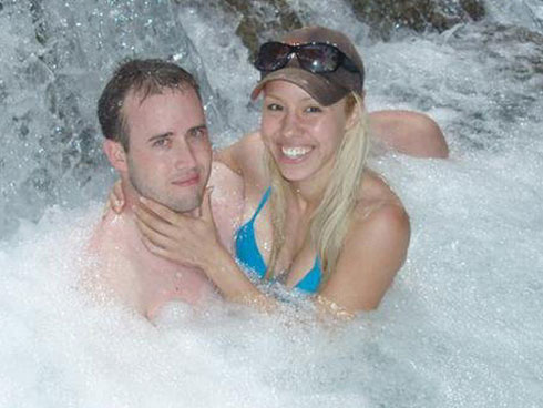 Giết người rồi vô tư xuất hiện trên truyền hình cảnh báo phụ nữ, viên sĩ quan cảnh sát không ngờ bị lộ nguyên hình-3