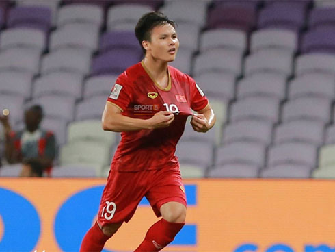 VN hạ Yemen 2-0: Sao Việt chưa vui với Văn Lâm, Quang Hải vì lý do này-5