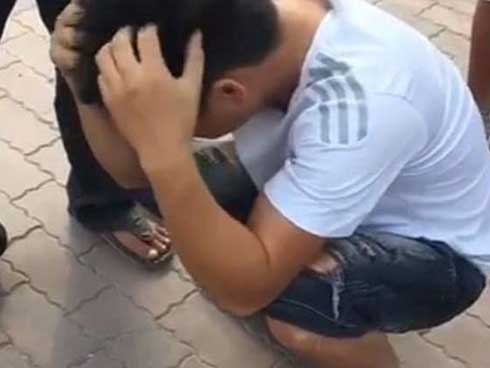 Người đàn ông nằm chết bên vũng máu trong công ty-4