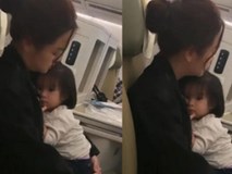 Văn Mai Hương ghi hình cảnh Phạm Quỳnh Anh mệt mỏi vẫn ôm chặt con gái chạy show diễn Văn Mai Hương ghi hình cảnh Phạm Quỳnh Anh mệt mỏi vẫn ôm chặt con gái chạy show diễn
