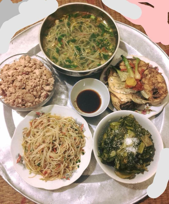 Khoe mâm cơm và hỏi xem đủ tiêu chuẩn lấy chồng chưa, cô nàng khiến dân mạng tranh cãi khi thấy loại gia vị này-1