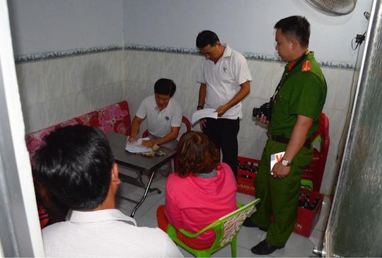 Nghi vấn cô gái lao vào tàu hỏa tự tử, người thân đến hiện trường gào khóc thảm thiết-4