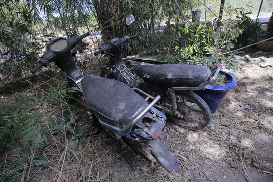 Xót lòng đám tang vợ chồng nghèo chết dưới bánh xe container, bỏ lại 3 con thơ-5