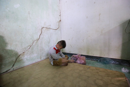 Xót lòng đám tang vợ chồng nghèo chết dưới bánh xe container, bỏ lại 3 con thơ-7