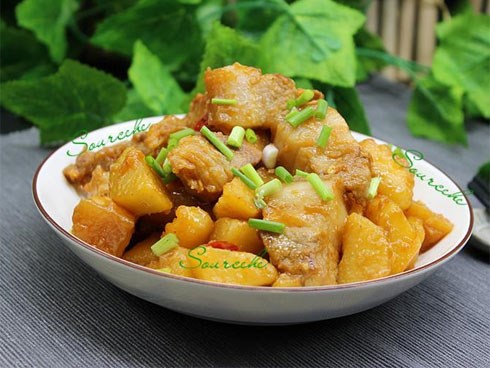 Kho thịt lợn với nguyên liệu này, chẳng những ngon mà không bị béo, cả nhà ăn hết veo