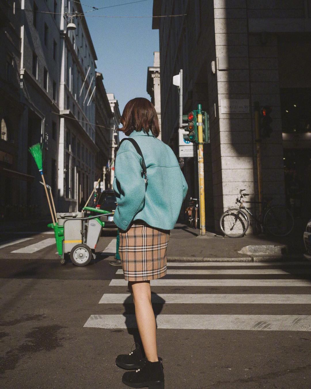 Đáng sắm nhất để đi chơi Tết chính là 5 items mặc kiểu gì cũng đẹp xinh lung linh này-3