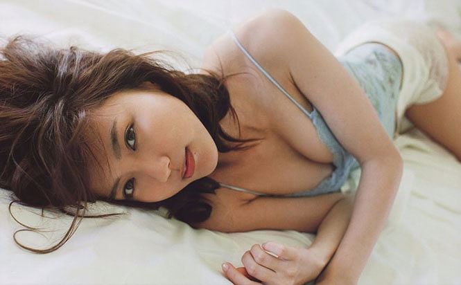 ‘Lịm tim’ trước vẻ đẹp bốc lửa của bà xã tuyển thủ Nhật Bản-6