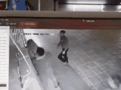 Vụ cô gái bị nhóm thanh niên đập đầu vào cửa ở chung cư Linh Đàm: Cứ 2-3 tiếng lại bị hoảng loạn-3