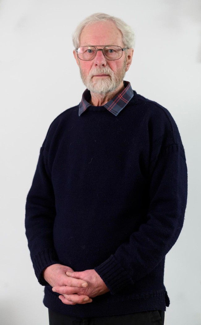 Vận xui đeo bám Hoàng gia Anh: Chồng Nữ hoàng gặp tai nạn xe hơi nghiêm trọng, trong đó có trẻ 10 tháng tuổi-3