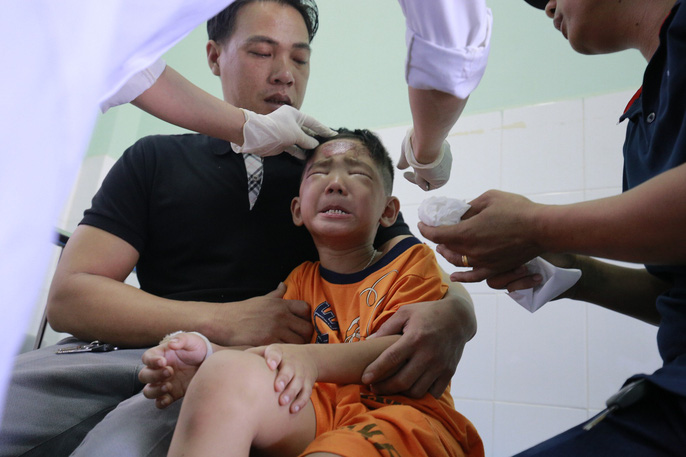 Buốt lòng tiếng khóc con thơ mất cả cha lẫn mẹ dưới bánh xe container-7