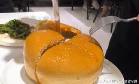 Ổ bánh mì làm từ 20 con cua giá hơn 1 triệu đồng, nhưng cắt ra thực khách chết lặng-3