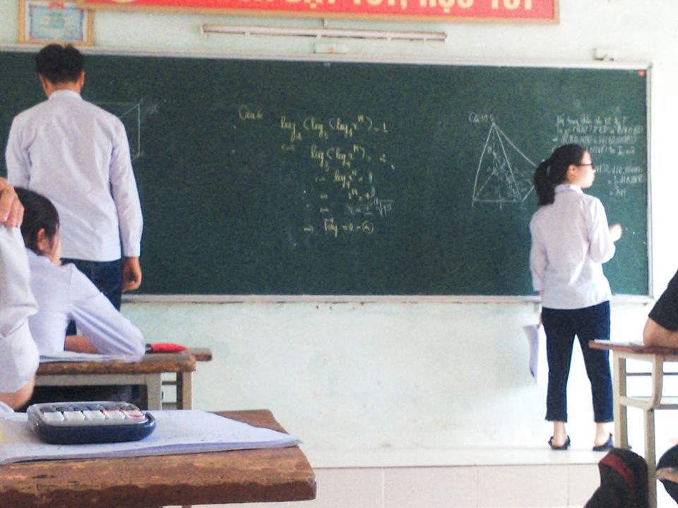 Cám cảnh những đôi bạn đũa lệch: Thật cay đắng khi chân người ta dài đến... nách mình-2