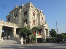 Ngắm cơ ngơi lộng lẫy, xa hoa của các đại gia Việt Ngắm cơ ngơi lộng lẫy, xa hoa của các đại gia Việt