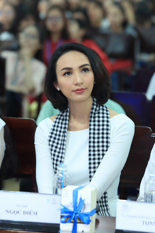 Hoa hậu Ngọc Diễm: Bí quyết thành công là ham đọc sách-3