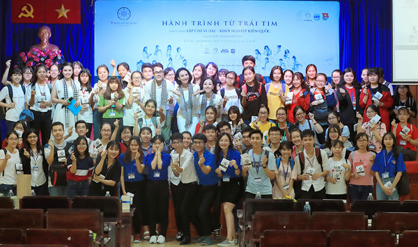 Hoa hậu Ngọc Diễm: Bí quyết thành công là ham đọc sách-5