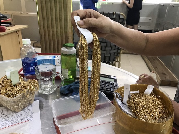 Bất ngờ vụ bán 230 lượng vàng: Lấy trộm của chủ trong 6 năm liền-1