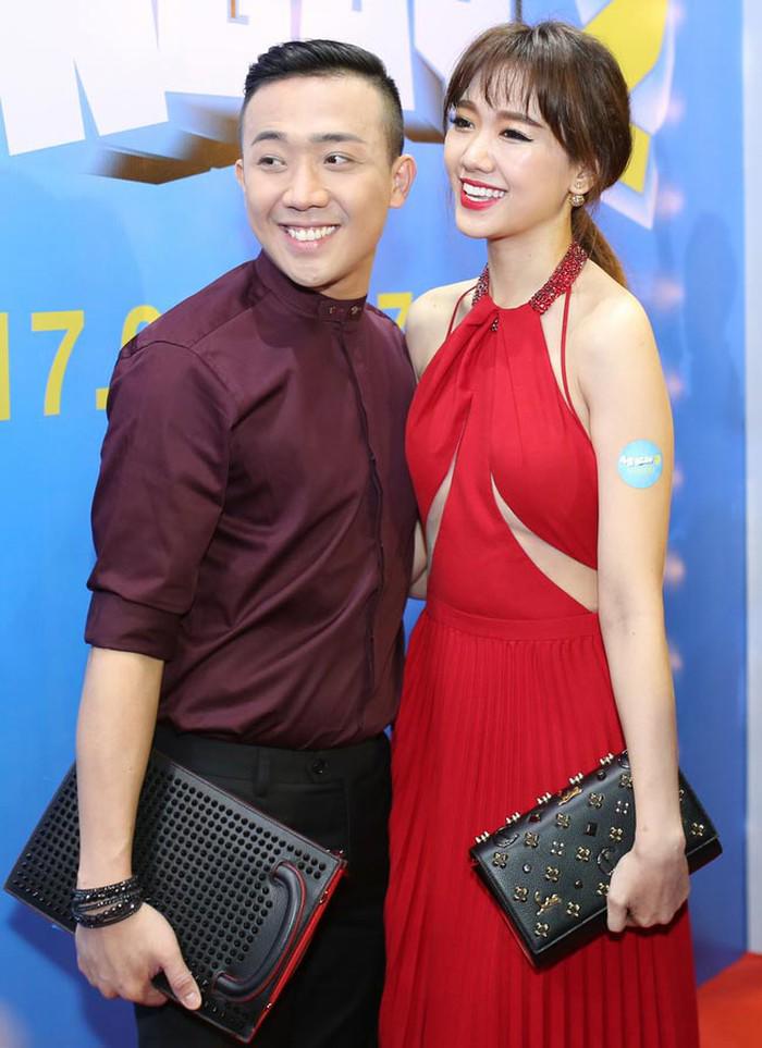 Mặc áo crop-top 20cm, Kỳ Duyên, Hương Giang và loạt sao này gợi cảm đến nghẹt thở-9