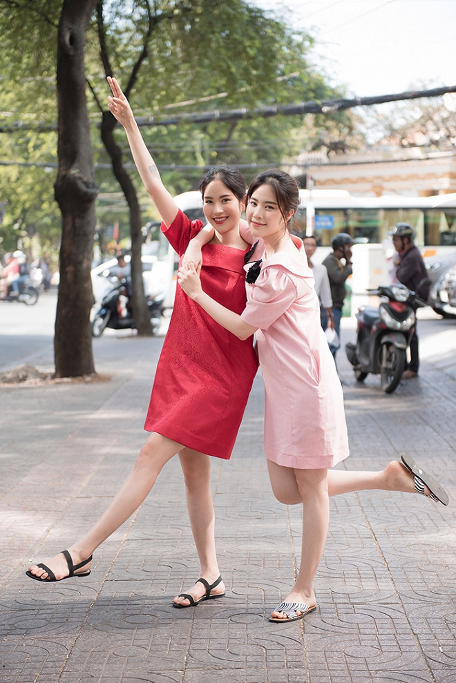 Chị em Nam Anh - Nam Em nắm chặt tay tung tăng xuống phố-4