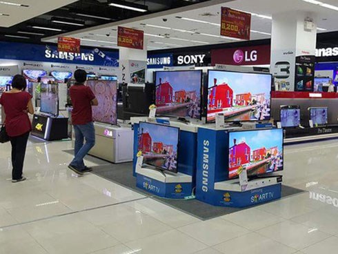 Vợ trẻ ấm ức