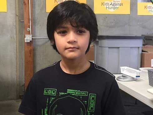 Chàng cử nhân bằng giỏi khuyết hai bàn tay làm shipper ở Thủ đô-4