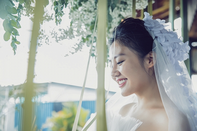 Văn Mai Hương hóa cô dâu gợi cảm khi chủ động cầu hôn bạn trai-2