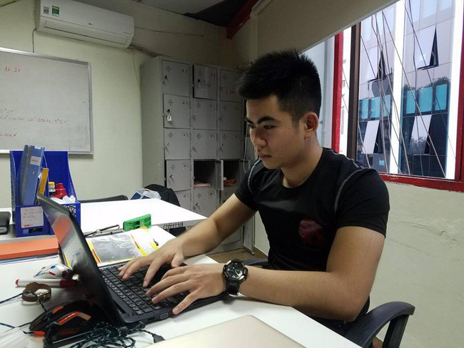 Trước ngày Việt Nam đại chiến Jordan, lộ diện anh em thất lạc giống nhau như tạc với Hoàng tử Đức Huy-4