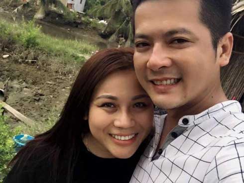 Cận Tết, vợ diễn viên Hoàng Anh ẵm món quà to đùng từ nước ngoài về tặng chồng-7