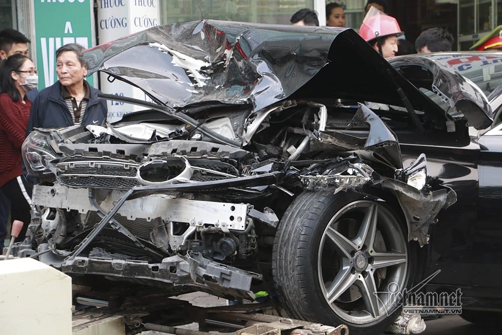 Ô tô đâm 5 xe trên phố Ngọc Khánh: Thai phụ nhảy bật trong tích tắc-7