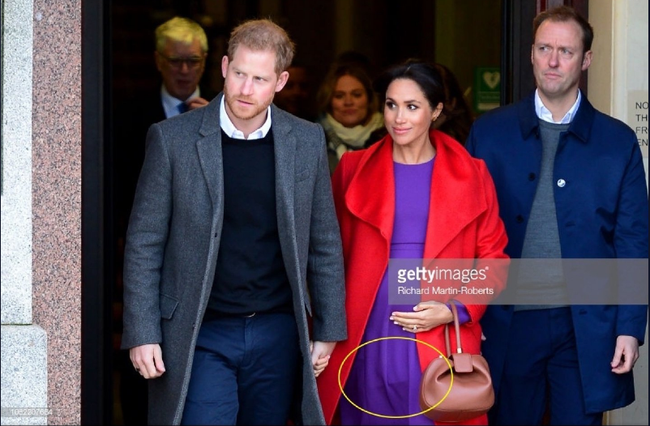 Harry bị gọi tên” sau tin đồn mang thai giả của vợ, Meghan được người hâm mộ lên tiếng bảo vệ nhờ chi tiết này-1