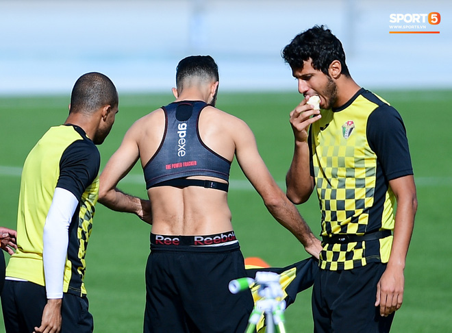 Việt Nam vs Jordan: Cuộc chiến giữa niềm tin và những đồng tiền quyền lực-6