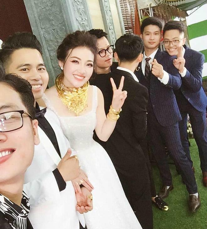 Nhan sắc ngoài đời cực nóng bỏng của cô dâu được bố tặng 200 cây vàng hot nhất Nam Định-1