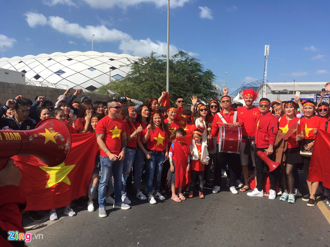 Hàng triệu người hâm mộ vỡ òa hạnh phúc trước chiến thắng của ĐT Việt Nam-63