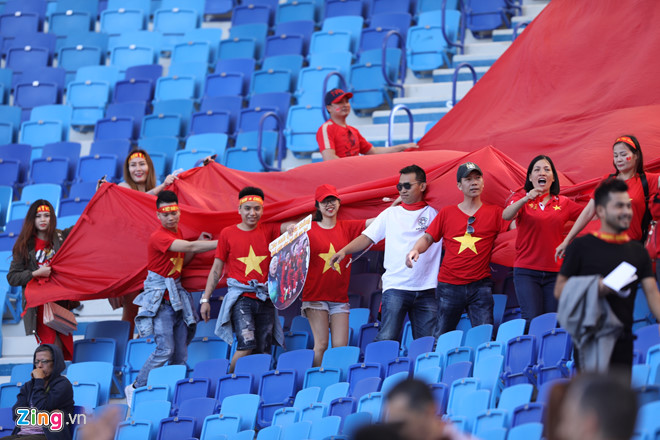 Hàng triệu người hâm mộ vỡ òa hạnh phúc trước chiến thắng của ĐT Việt Nam-58