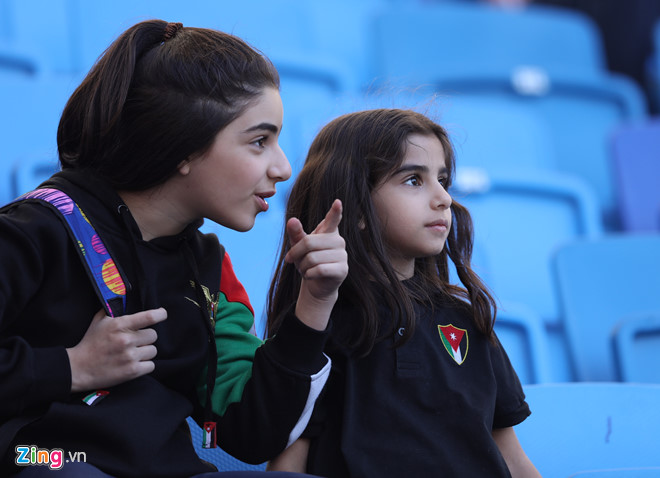 Hàng triệu người hâm mộ vỡ òa hạnh phúc trước chiến thắng của ĐT Việt Nam-57