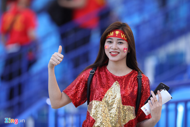 Hàng triệu người hâm mộ vỡ òa hạnh phúc trước chiến thắng của ĐT Việt Nam-45