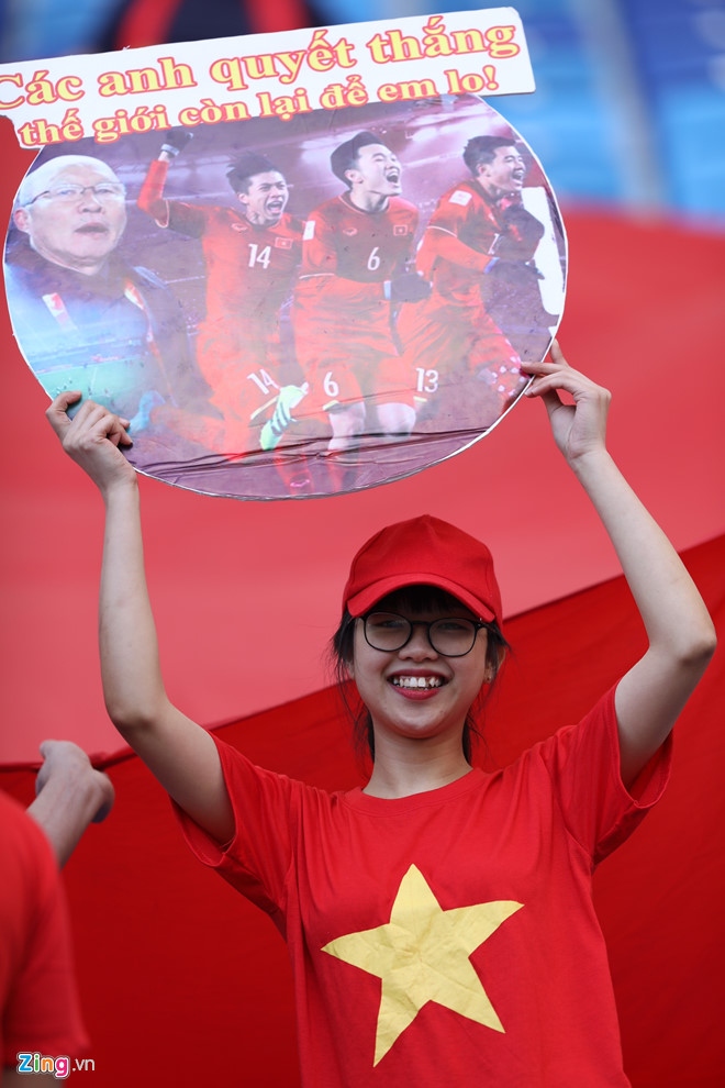Hàng triệu người hâm mộ vỡ òa hạnh phúc trước chiến thắng của ĐT Việt Nam-52