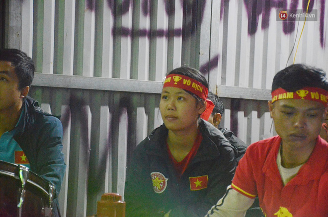 Hàng triệu người hâm mộ vỡ òa hạnh phúc trước chiến thắng của ĐT Việt Nam-42