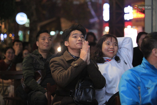 Hàng triệu người hâm mộ vỡ òa hạnh phúc trước chiến thắng của ĐT Việt Nam-37