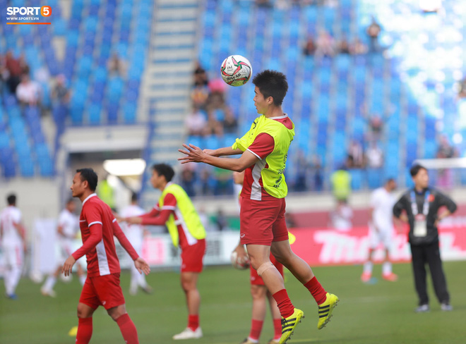 Chủ nhà UAE mở nhạc Việt trong thời gian tuyển Việt Nam khởi động trước trận gặp Jordan-3