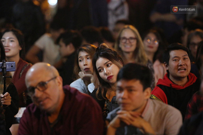 Hàng triệu người hâm mộ vỡ òa hạnh phúc trước chiến thắng của ĐT Việt Nam-14