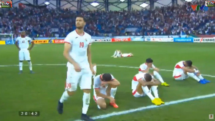 Cầu thủ Jordan thi nhau khóc như mưa vì gục ngã trước Việt Nam-3