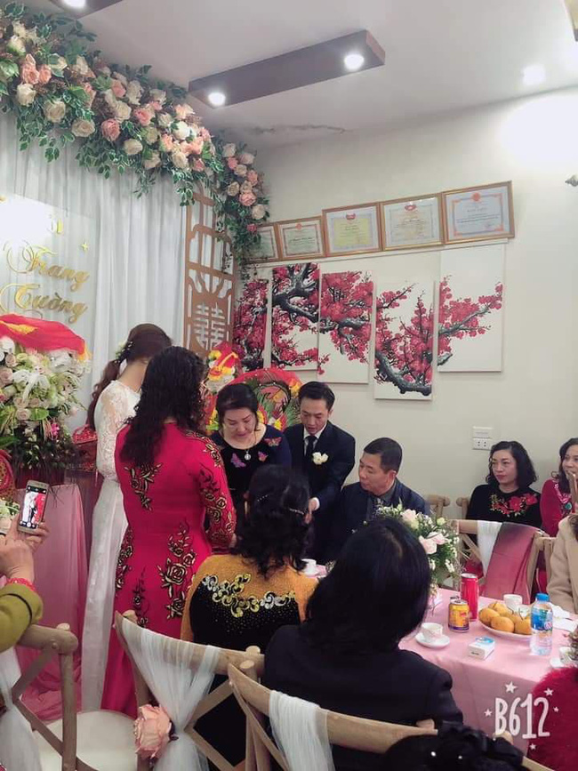 Cận cảnh hình ảnh người đàn bà thép Như Loan - mẹ ruột Cường Đô La khóc trong lễ hỏi cưới Đàm Thu Trang-3