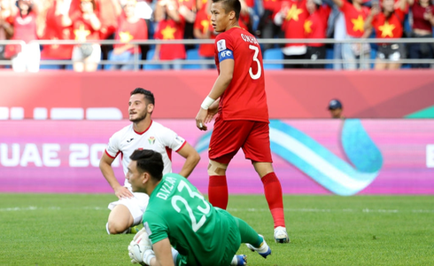 Tinh thần thi đấu tuyệt vời của ĐT Việt Nam khiến dân mạng phấn khích: Như xem World Cup-1