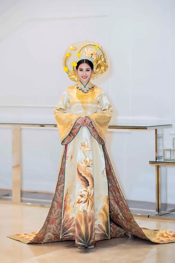 Hoa hậu Tiểu Vy mặc áo dài cung đình, đọ sắc Á hậu Phương Nga-Thuý An-2