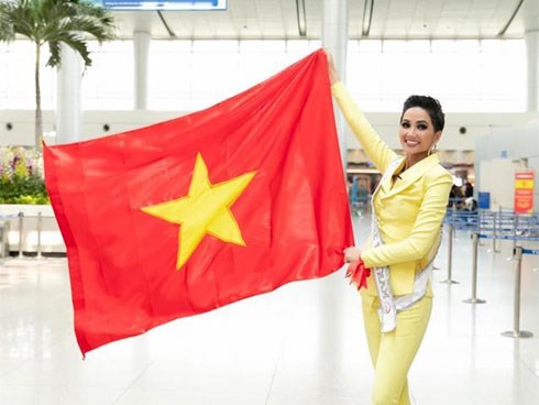 H’Hen Niê hát 'Như có Bác Hồ' mừng tuyển Việt Nam vào tứ kết Asian Cup