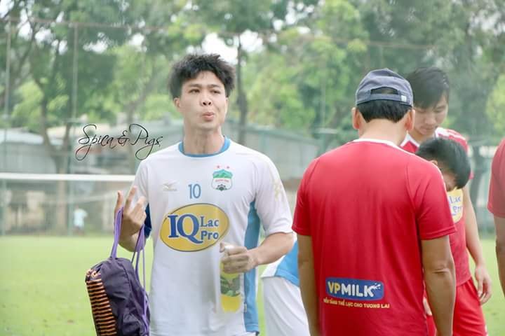 Rổ” biểu cảm đưa Công Phượng lên thành nguồn cảm hứng chế meme của năm-4