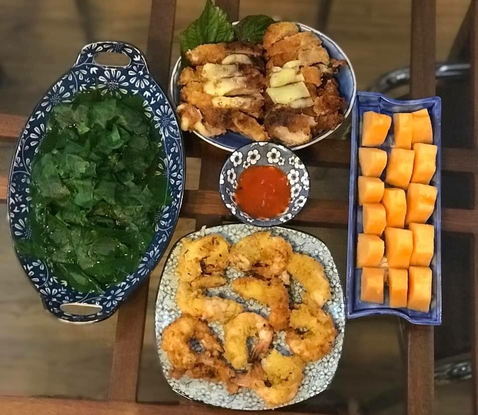 Thanh niên mới lớp 8 tự tay nấu trăm mâm cơm ngon, hội các chị gái đoảng” MXH choáng váng-5