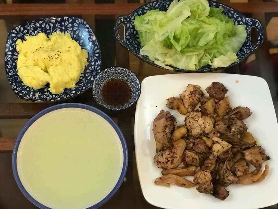 Thanh niên mới lớp 8 tự tay nấu trăm mâm cơm ngon, hội các chị gái đoảng” MXH choáng váng-6