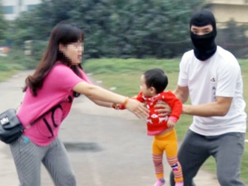 Bi đát phận đẻ thuê nơi xứ người-5